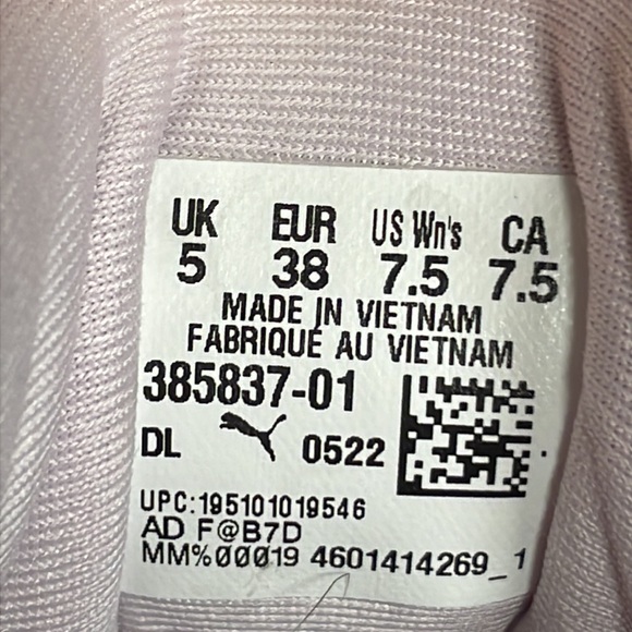 Puma ladies running shoes, size 7.5 US, NEW - Picture 4 of 4